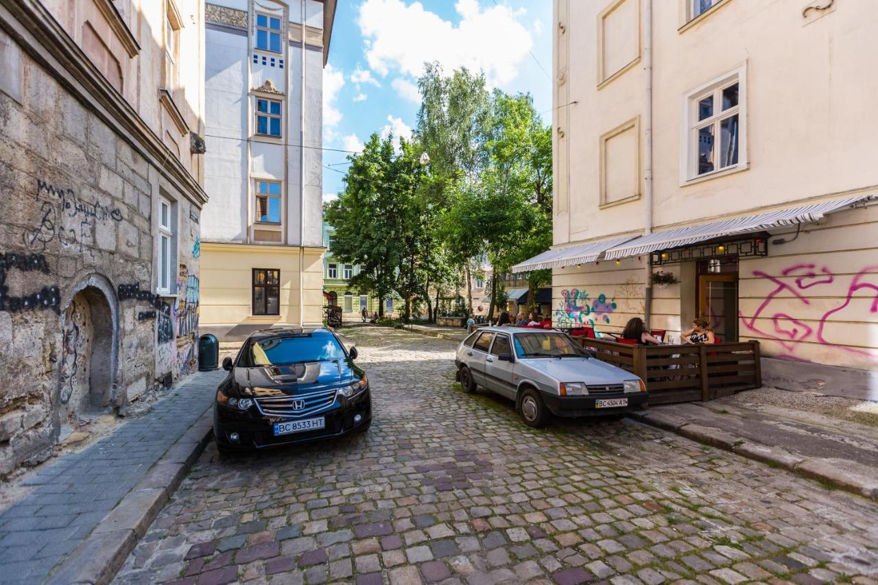 Квартира Подобово На Площі Ринок 39 Lviv Exteriör bild