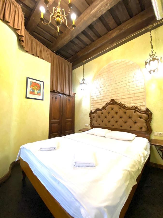 Квартира Подобово На Площі Ринок 39 Lviv Exteriör bild