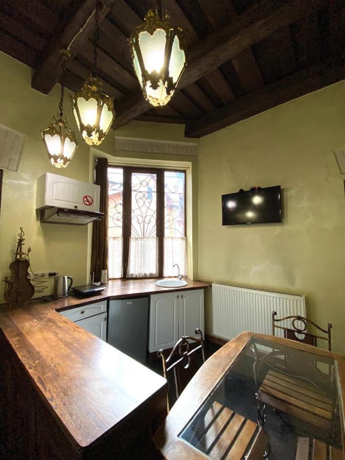Квартира Подобово На Площі Ринок 39 Lviv Exteriör bild